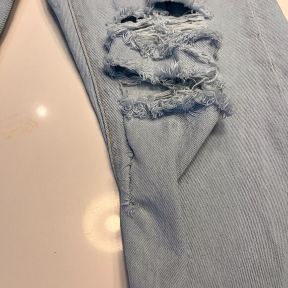 Levi’s Women’s Ribcage Ankle Straight Jeans Size 28 Light Wash Distressed - Picture 15 of 15
